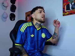 drako_lives_show live webcam thumbnail