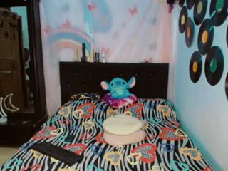 dream__girls69944 live webcam thumbnail