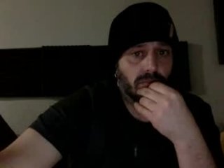 dudenextdoor221 live webcam thumbnail