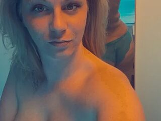 dutch-blond live webcam thumbnail