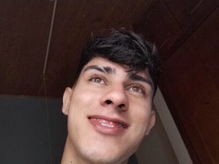 Dyla_n18 live webcam thumbnail