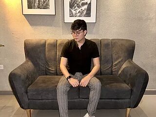 Dylan_Finn live webcam thumbnail