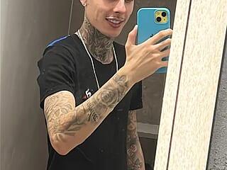 dylan_wolf live webcam thumbnail