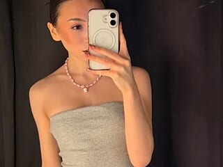 EarleenMaffei live webcam thumbnail