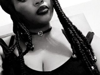 EBONYBUSTYY live webcam thumbnail
