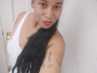 EbonyHorrny live webcam thumbnail
