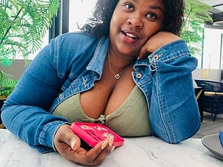 EbonyOrgasmPie live webcam thumbnail