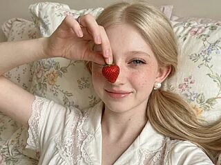 effy_dollie live webcam thumbnail