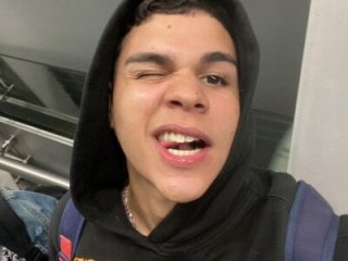 eithan_jonnes live webcam thumbnail