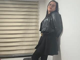 ELLE_HADID live webcam thumbnail