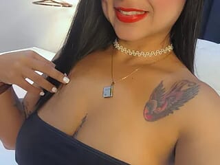 ElenaFoster live webcam thumbnail