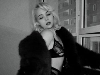 ElenaMonroe live webcam thumbnail