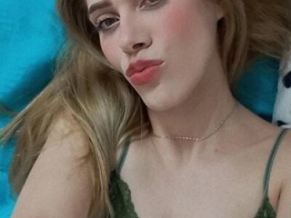 Elianasuarezz live webcam thumbnail