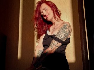 ElisaJane live webcam thumbnail