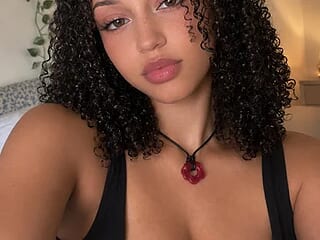 Elisabelle live webcam thumbnail