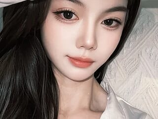 Ella-008 live webcam thumbnail
