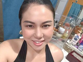 Ella8386 live webcam thumbnail