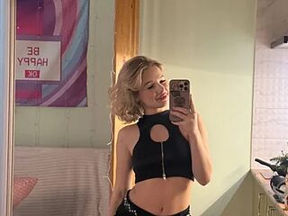 Ella_Lane live webcam thumbnail