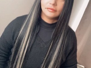 Ella_sweety00 live webcam thumbnail