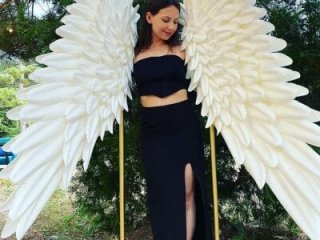 Ellaeternity live webcam thumbnail