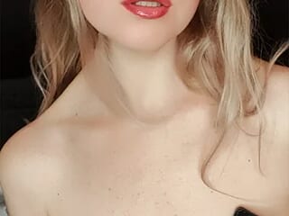 ElleHerry live webcam thumbnail