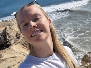 Ellie-rosee live webcam thumbnail