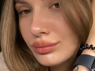 EllieNextDoor live webcam thumbnail