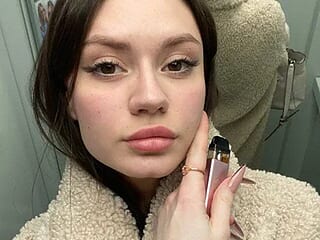 Elsy_Moss live webcam thumbnail