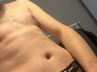 Eluan697 live webcam thumbnail