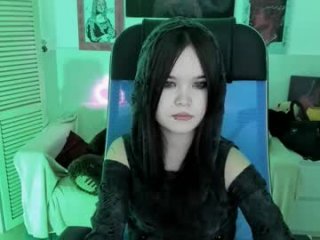 elainebeness live webcam thumbnail