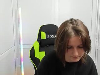 elara_muse live webcam thumbnail