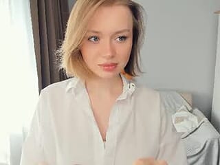 eleanoracatani live webcam thumbnail