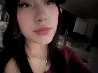 eli_doll live webcam thumbnail