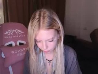 eliza_sadcat live webcam thumbnail