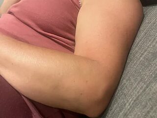 elizabethenglishrosey live webcam thumbnail