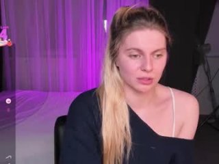 elizabethmad live webcam thumbnail