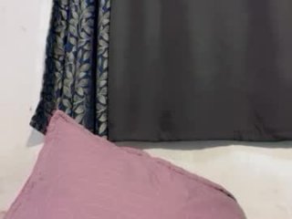 ellamiller69 live webcam thumbnail