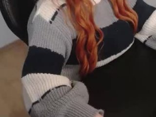elly_petite live webcam thumbnail