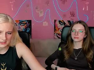 elly_wave live webcam thumbnail