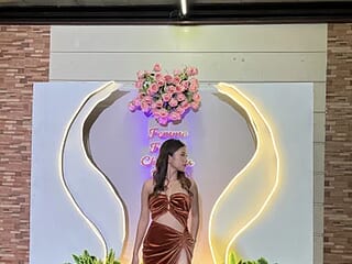 elonarae live webcam thumbnail