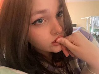 Emilly_Hiil live webcam thumbnail