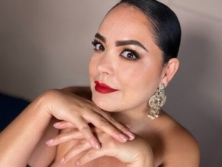 EmilyHarriis live webcam thumbnail