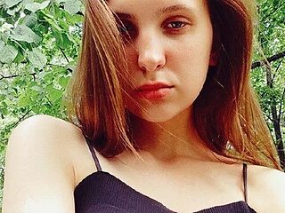 Emily_Nelsonn live webcam thumbnail