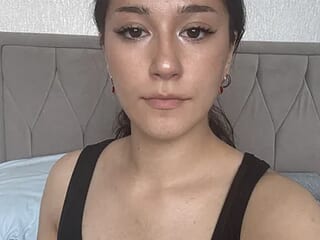 EmmaKitti live webcam thumbnail