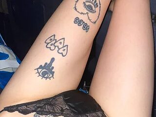 EmmaLyrica live webcam thumbnail