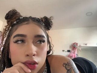 Emma_pink18 live webcam thumbnail