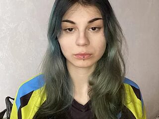 Emmibrilson live webcam thumbnail