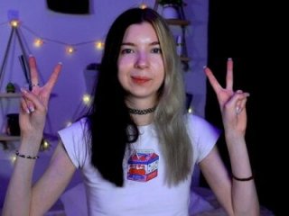 Emmie_shy live webcam thumbnail