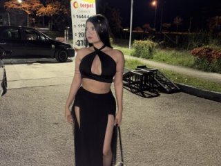 EmmiiGlow live webcam thumbnail