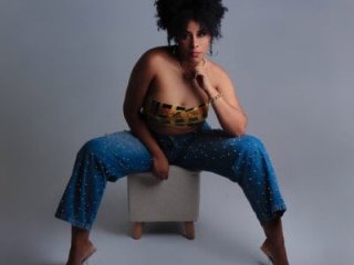 EmmilyBrant live webcam thumbnail